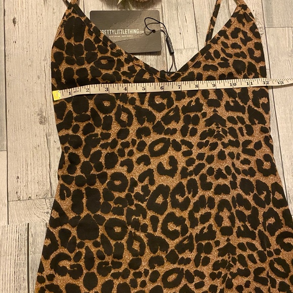 Prettylittlething Leopard print body con dress - Picture 3 of 8